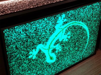Glaszone Barelement mit Gecko-Figur und RGB-Beleuchtung