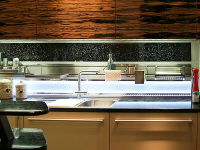 Glaszone Küchenrückwand mit LED-Beleuchtung