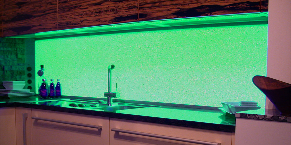 Glaszone Kitchen Splashback RGB-light transition - green